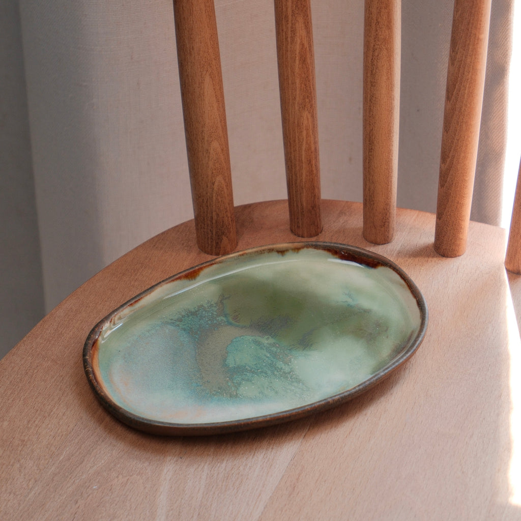 Watercolour oval plate 01
