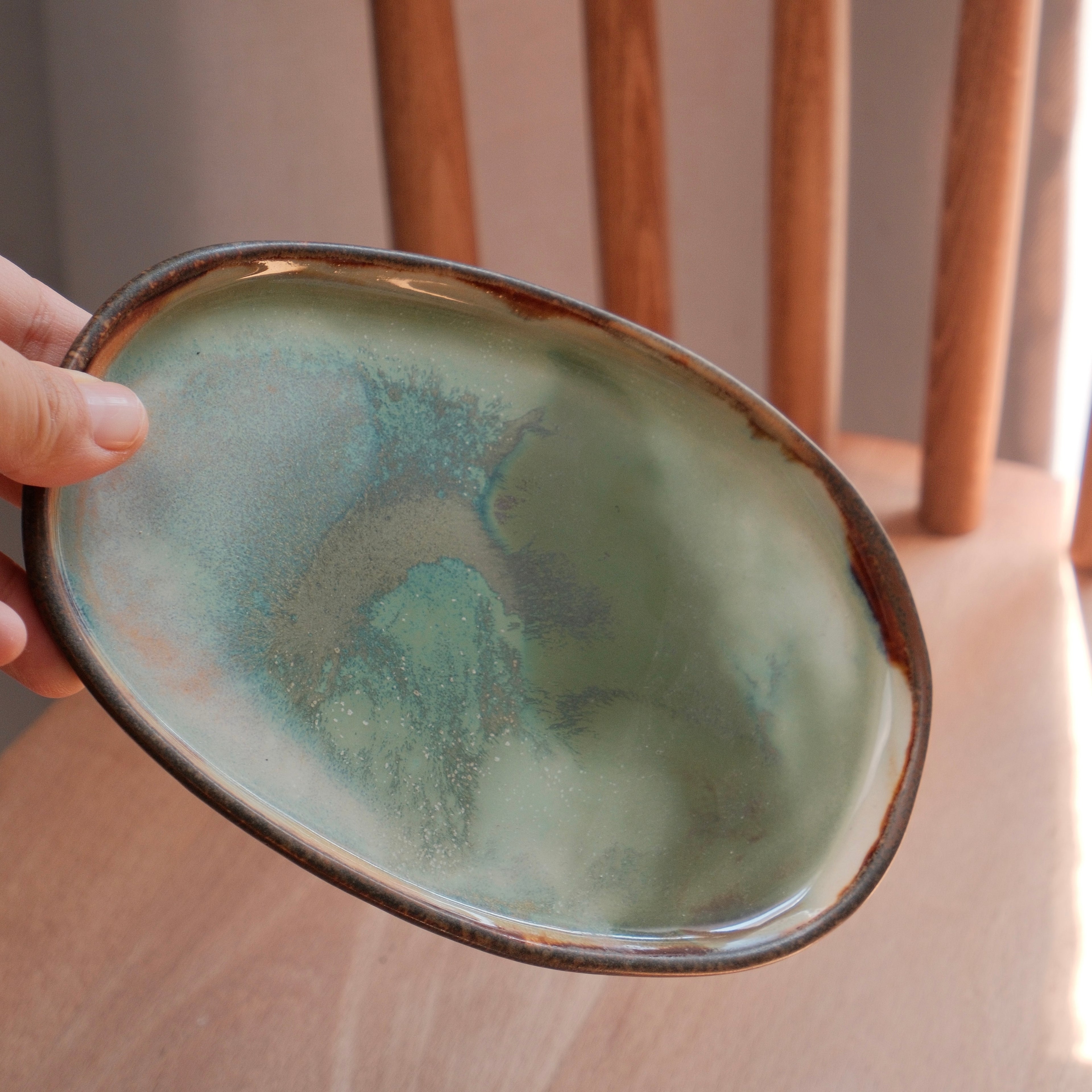 Watercolour oval plate 01