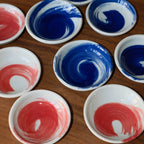 Brush stroke dishes