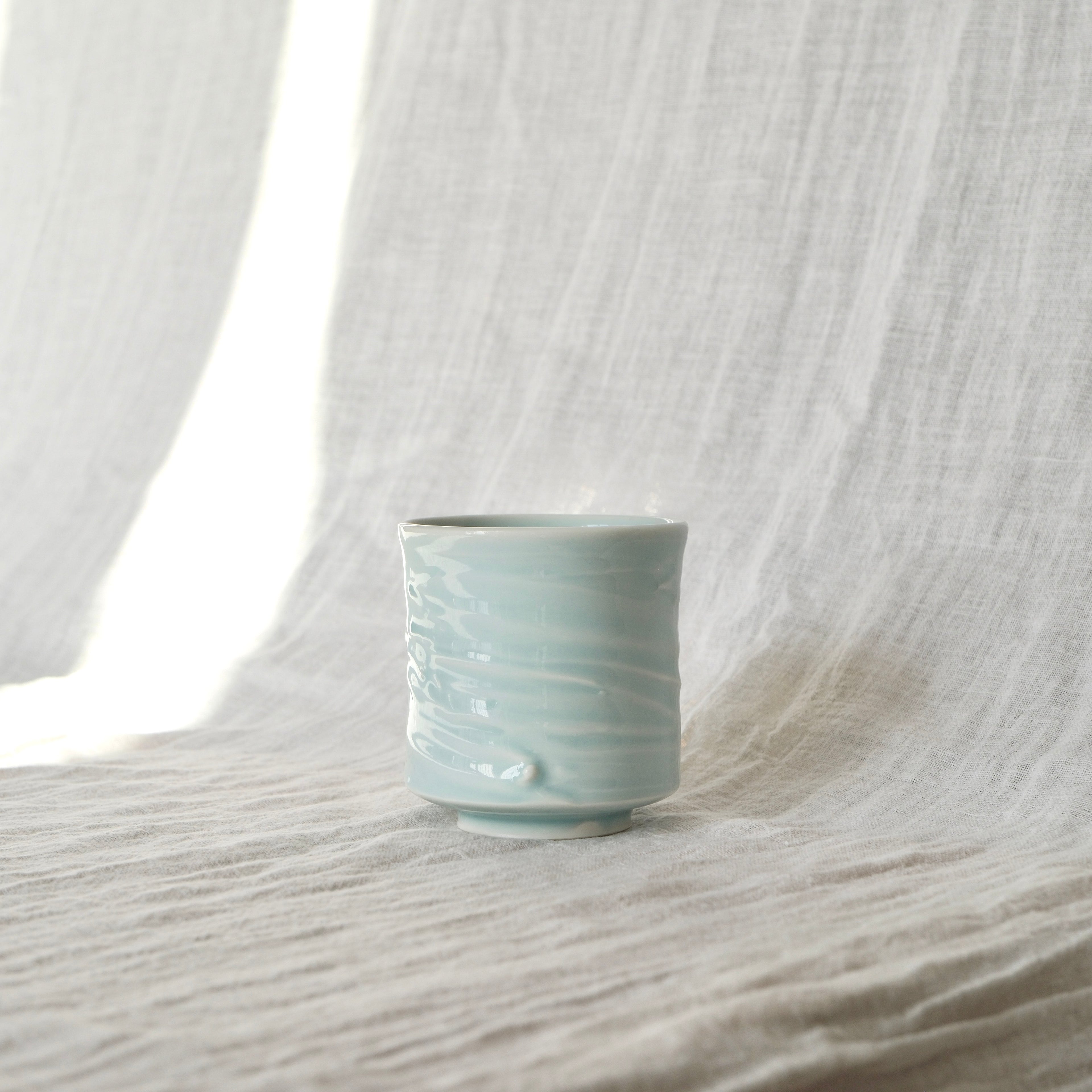 Slip textured Yunomi 001 "Celadon Blue" - 230ml