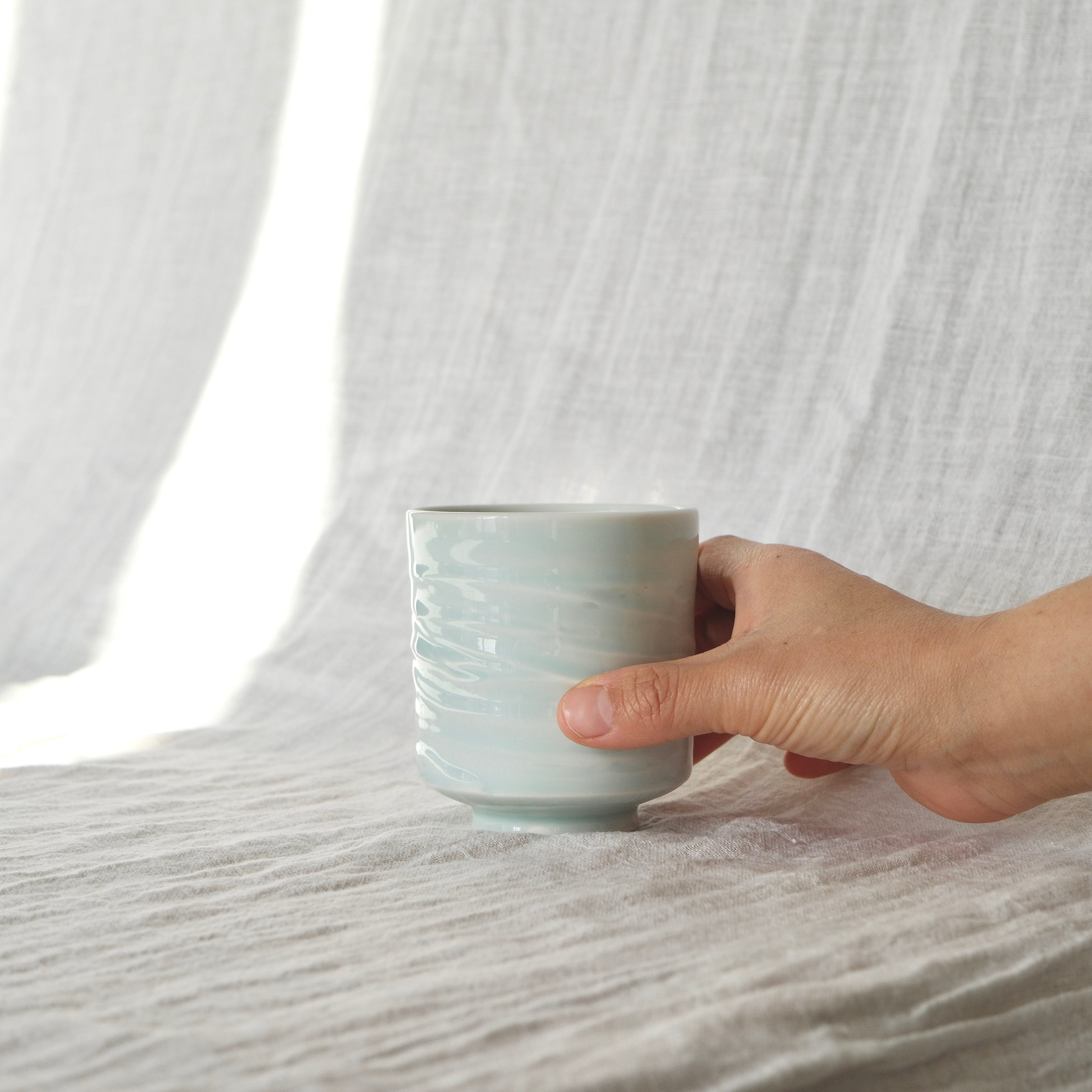 Slip textured Yunomi 002 "Celadon Blue" - 260ml