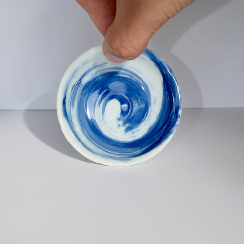 Brush stroke dishes