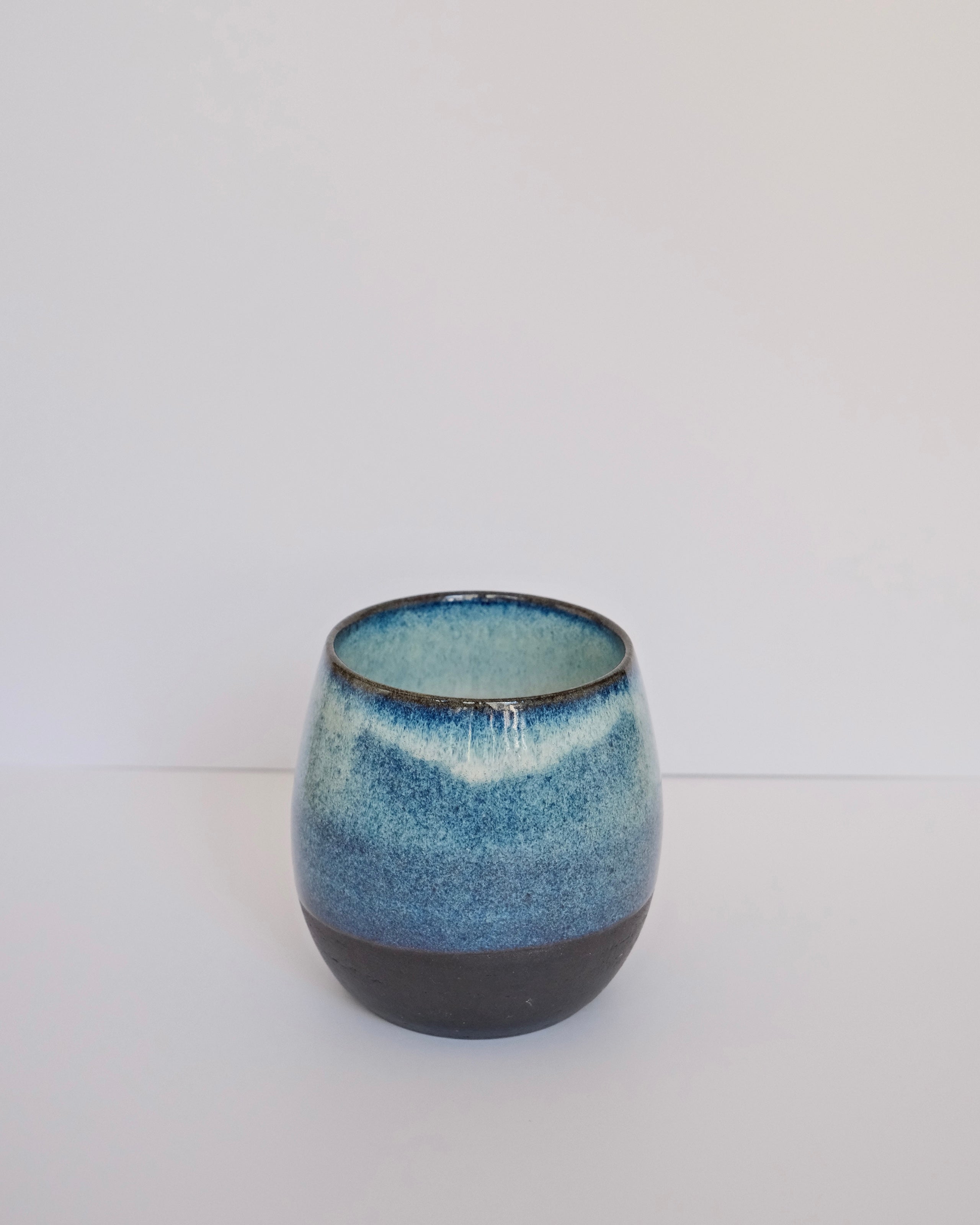 Coffee Cup 420ml - Black Stoneware - Milky Way