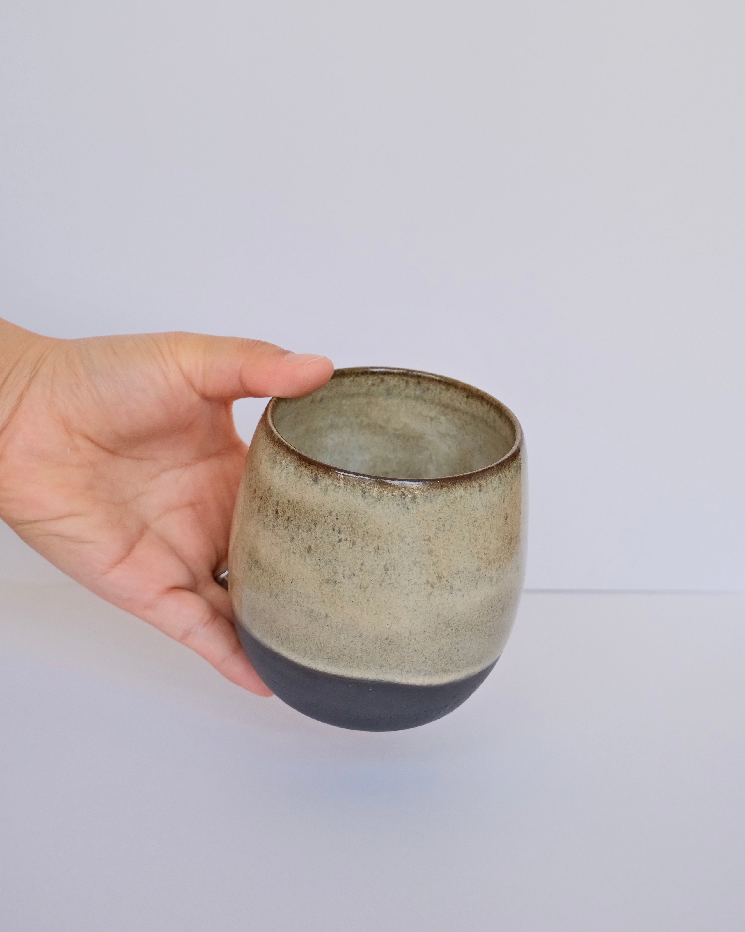 Coffee Cup 420ml - Black Stoneware - Moody