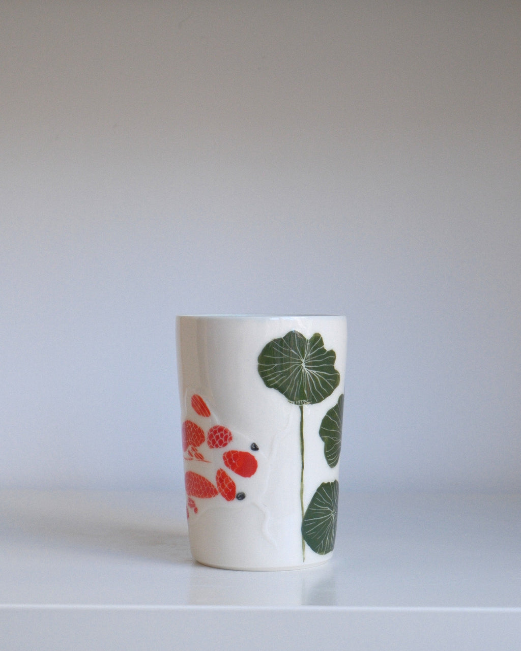 Porcelain Tumbler 001 - A Lone Koi & Pond Lilies 450ml