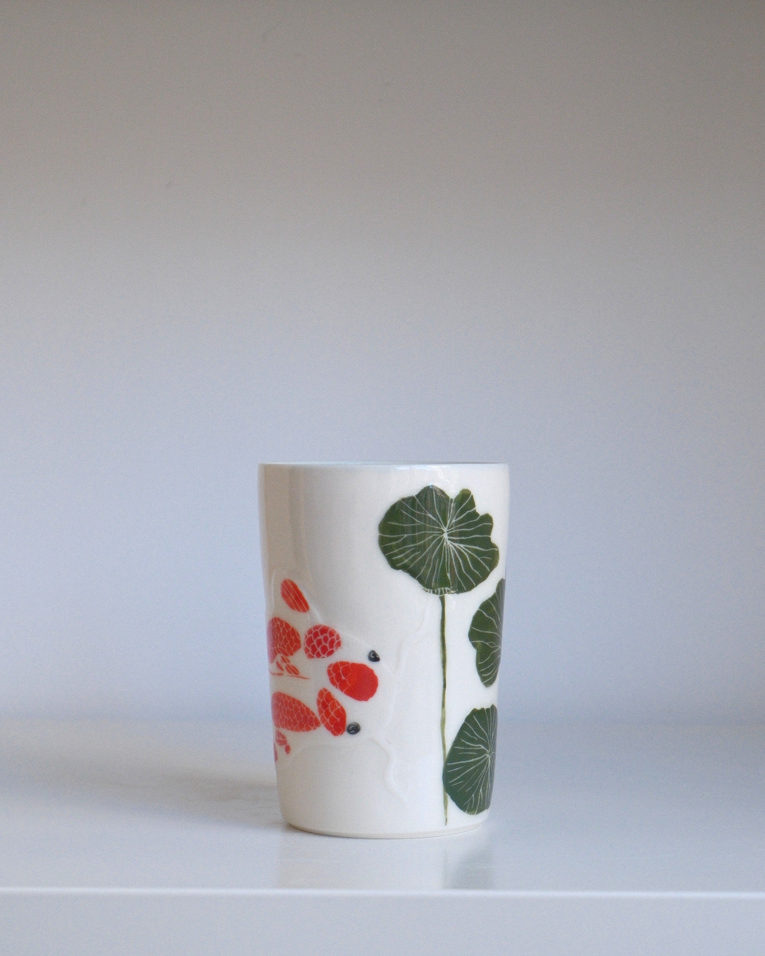 Porcelain Tumbler 001 - A Lone Koi & Pond Lilies 450ml