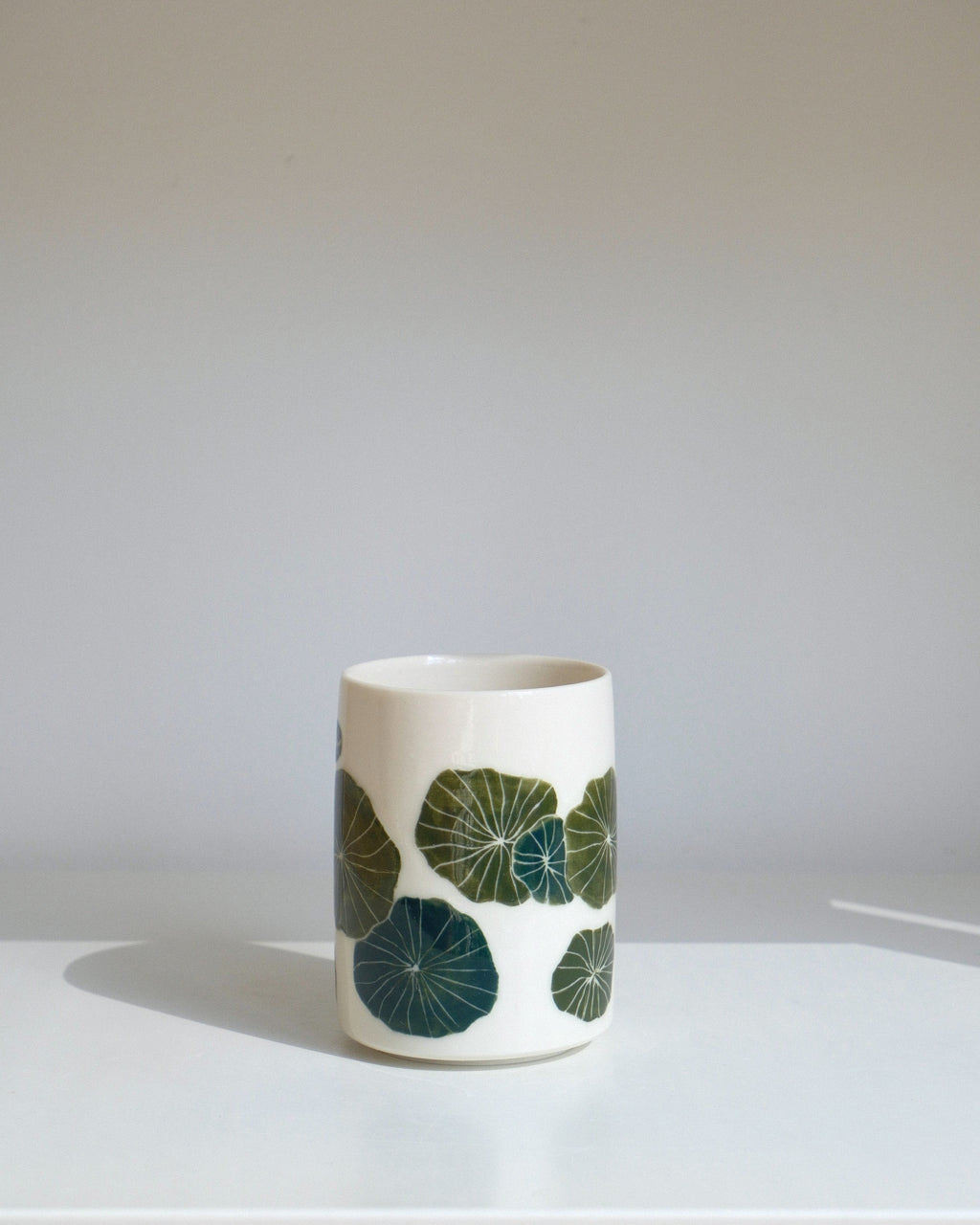Porcelain Yunomi 004 - Pond Lilies - 300ml