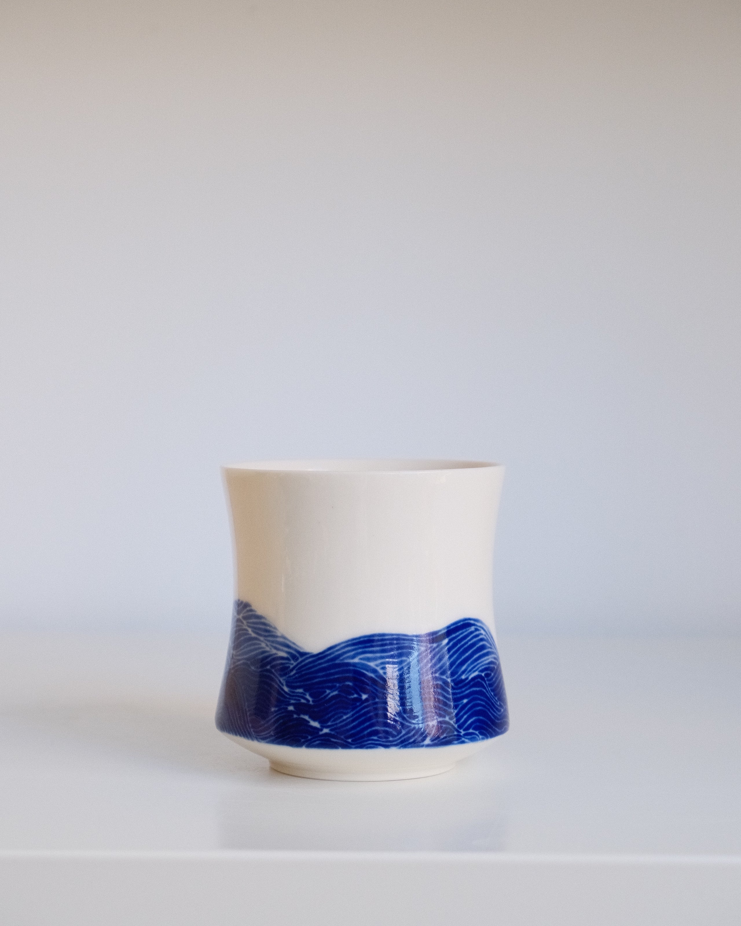 Porcelain Yunomi 005 - Waves Ashore - 200ml