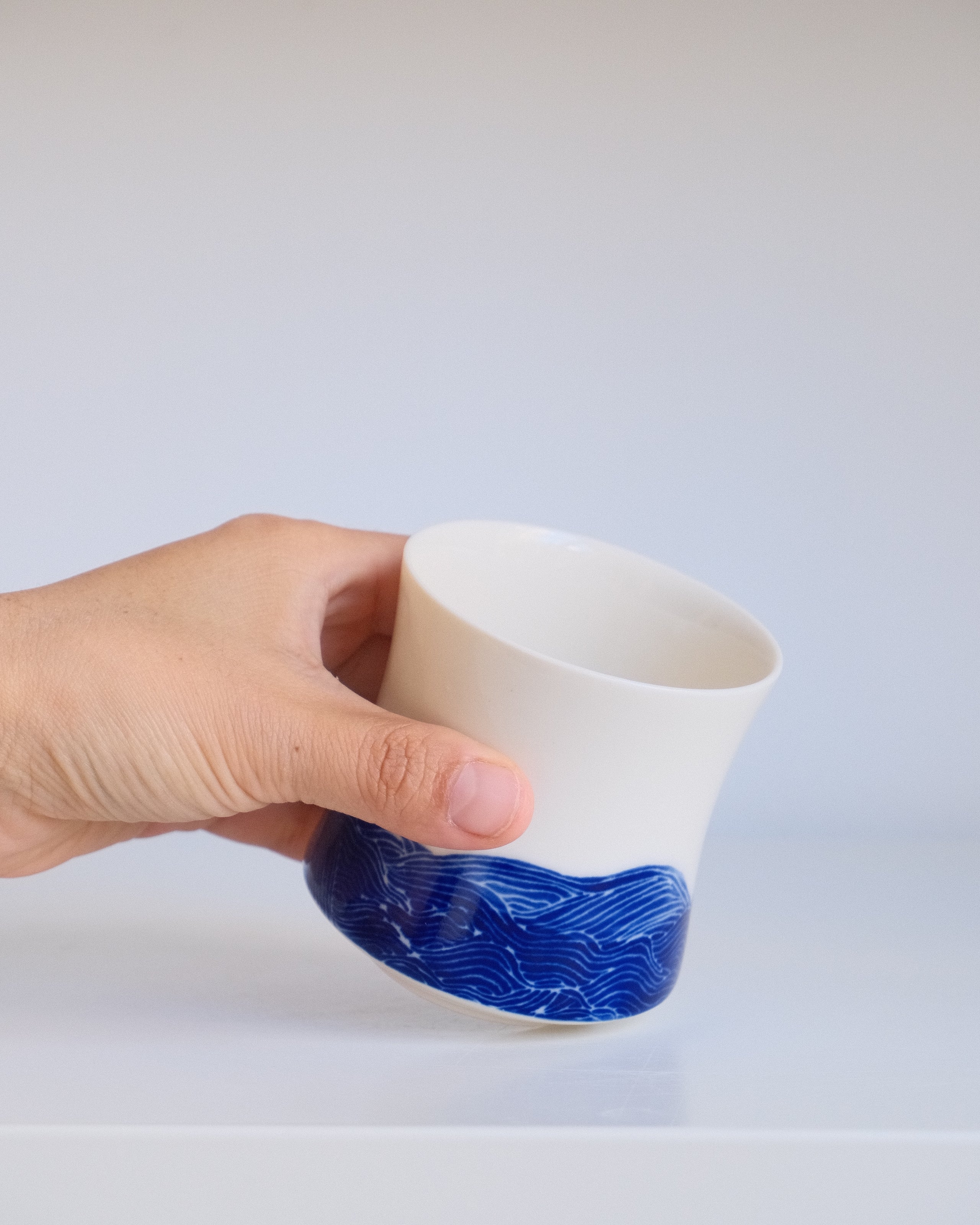 Porcelain Yunomi 005 - Waves Ashore - 200ml
