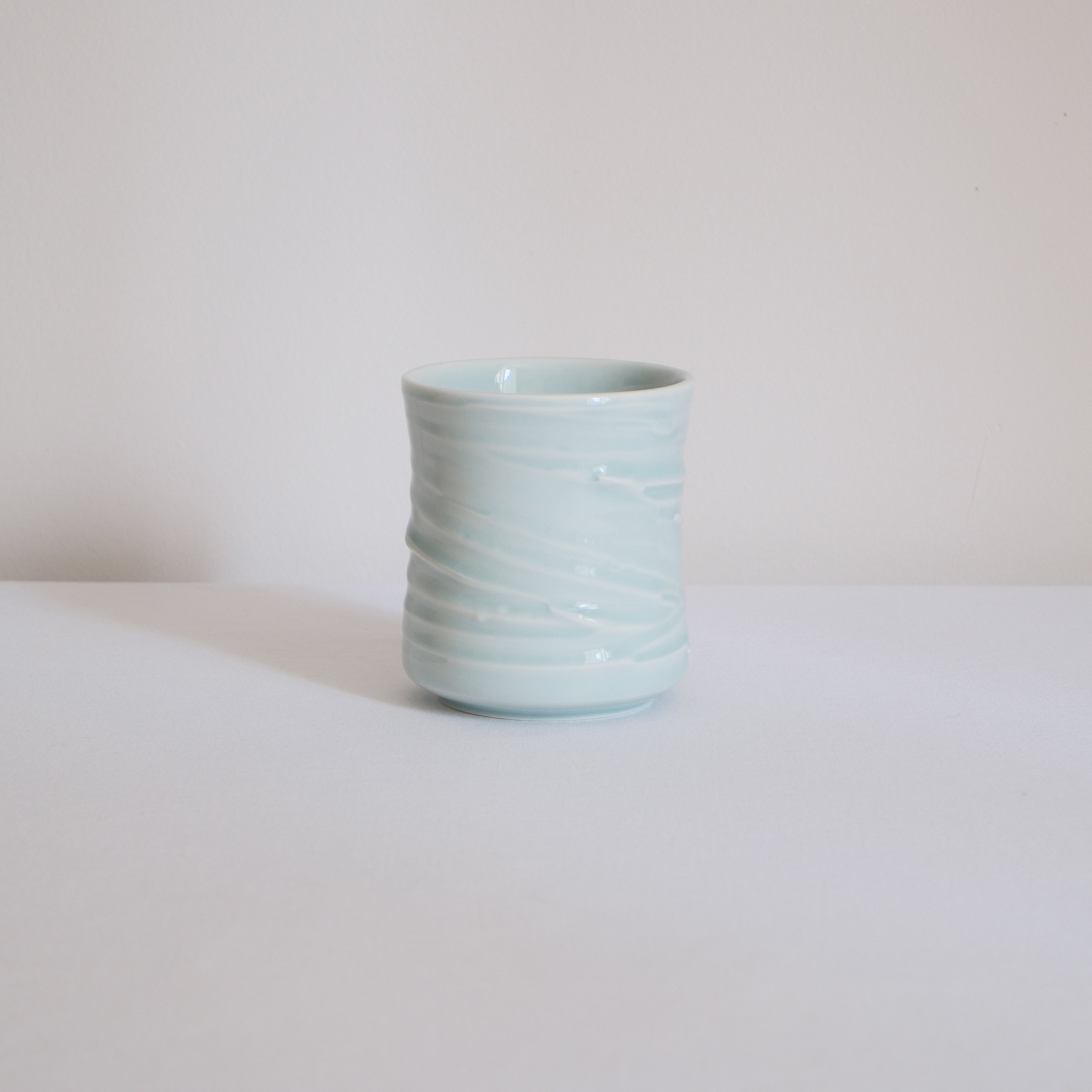 Slip textured Cup 020 "Celadon Blue" - 430ml