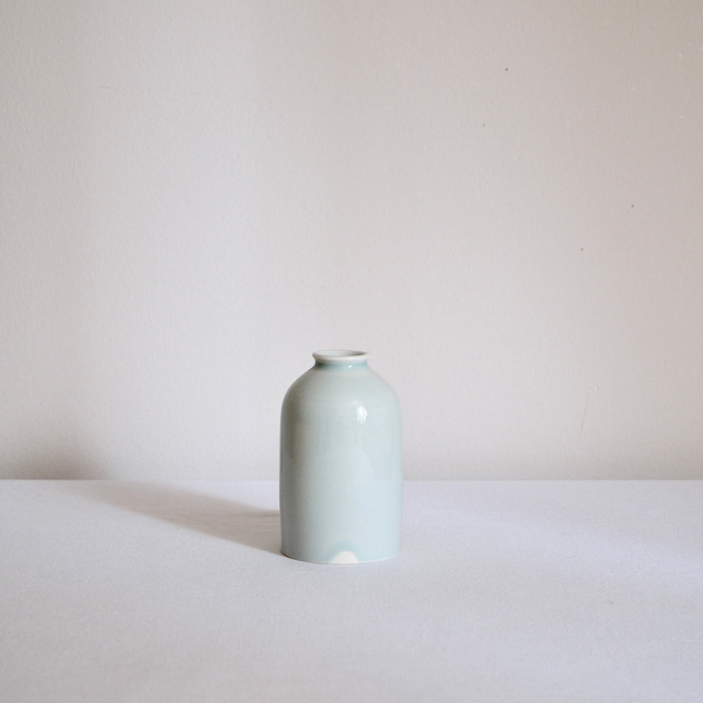 Porcelain bud vase 003