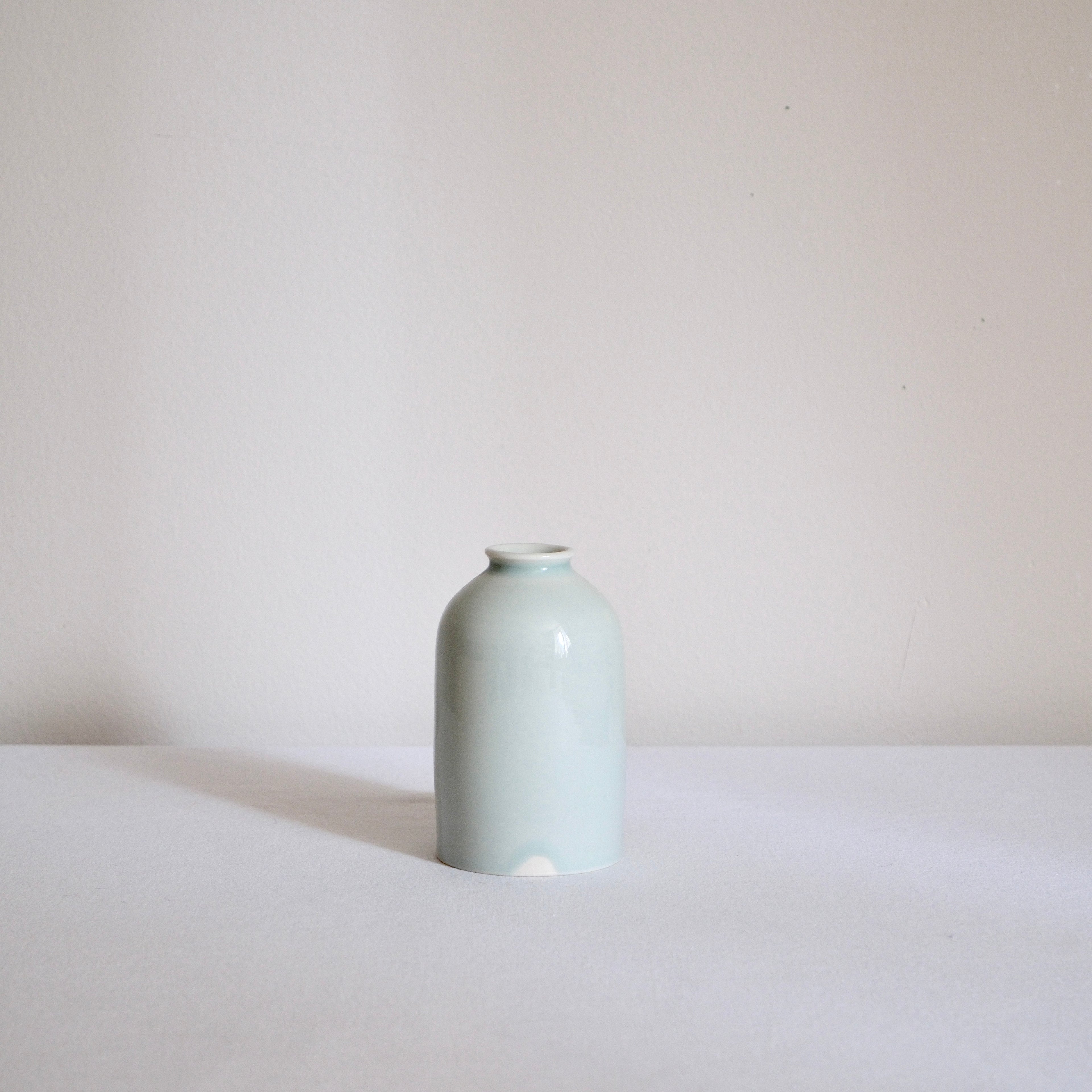 Porcelain bud vase 003