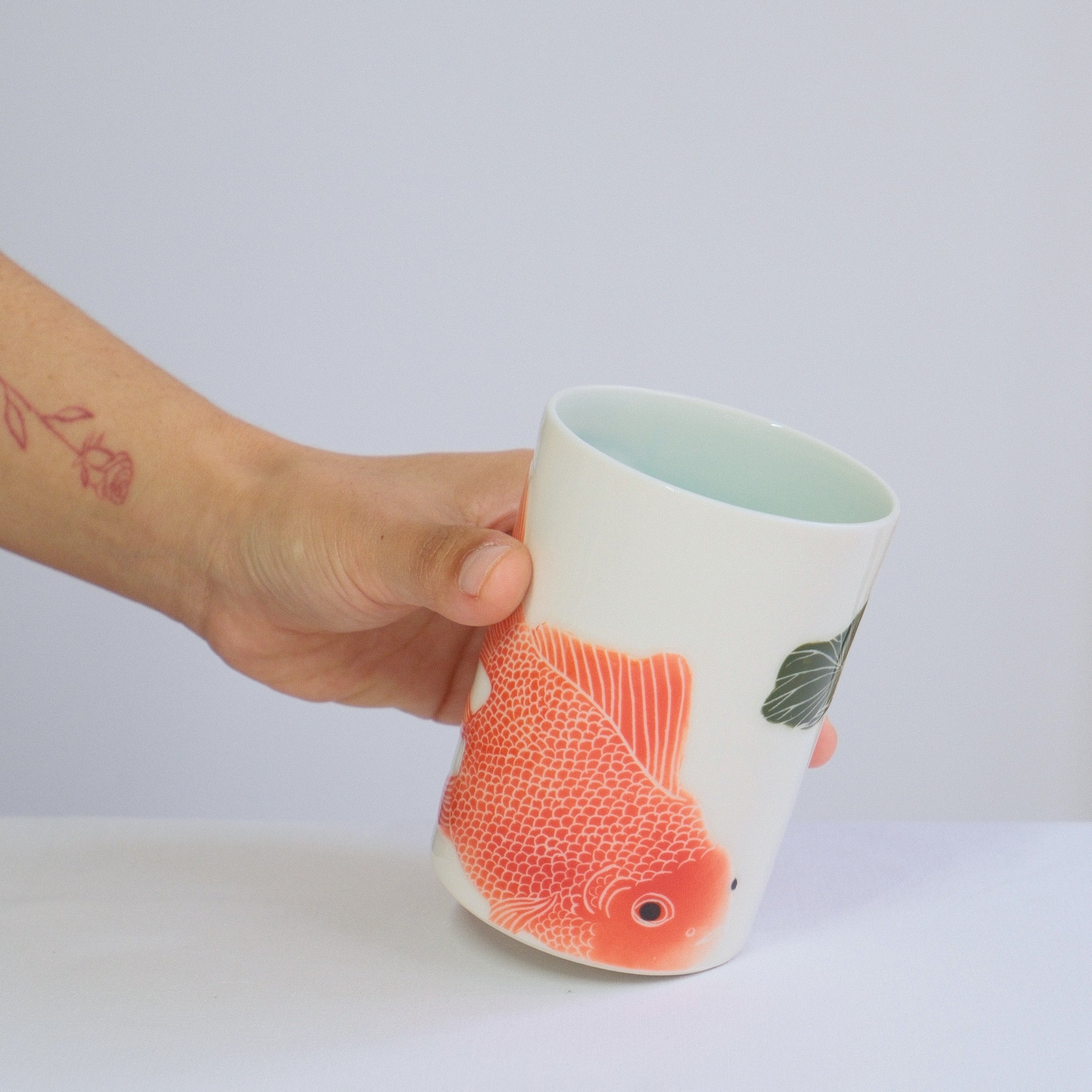 Porcelain Tumbler 010 - A Goldfish & Pond Lilies 350ml